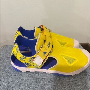 adidas Disney Kids Terrex Captain Toey Hiking shoes in Yellow and Blue